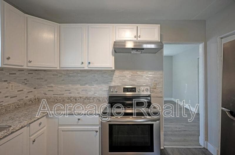 Jacksonville House: 1652 Myrtle Ave N