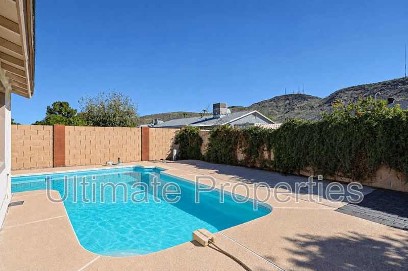 Phoenix House: 1619 W Pershing Ave