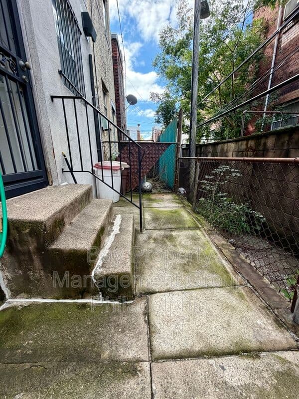 Philadelphia House: 2248 S Beechwood St