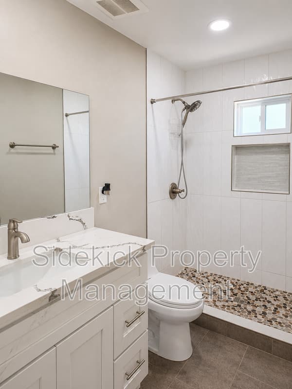 Whittier House: 11443 Dicky St