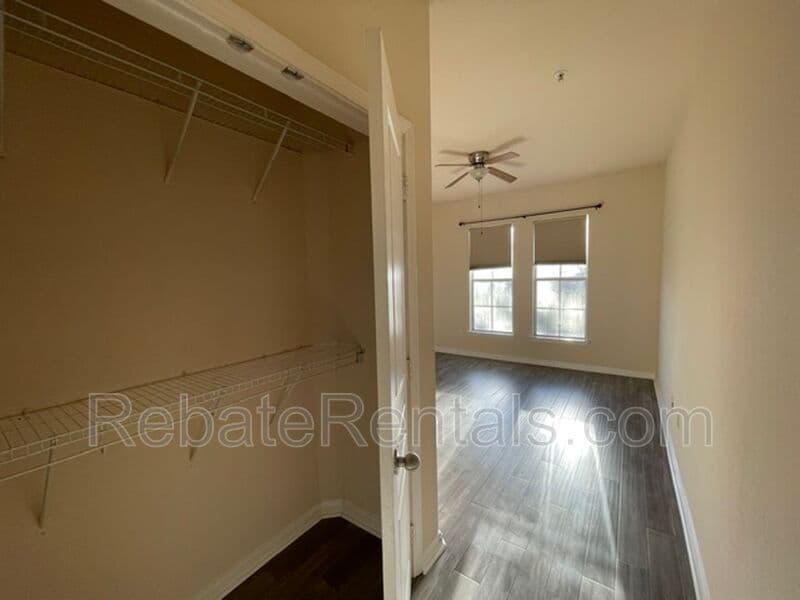 Jacksonville Condo: 8290 Gate Parkway W
