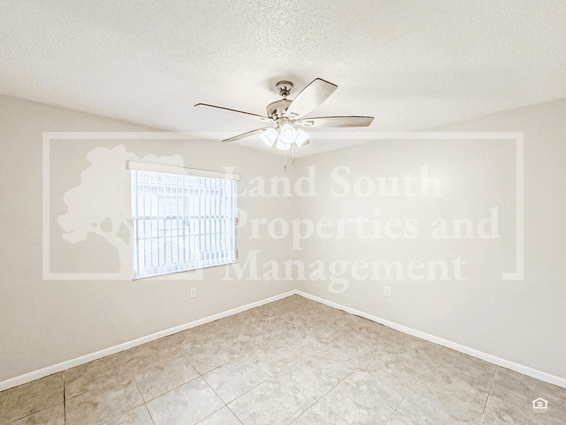 Lakeland House: 4139 Old Highway 37