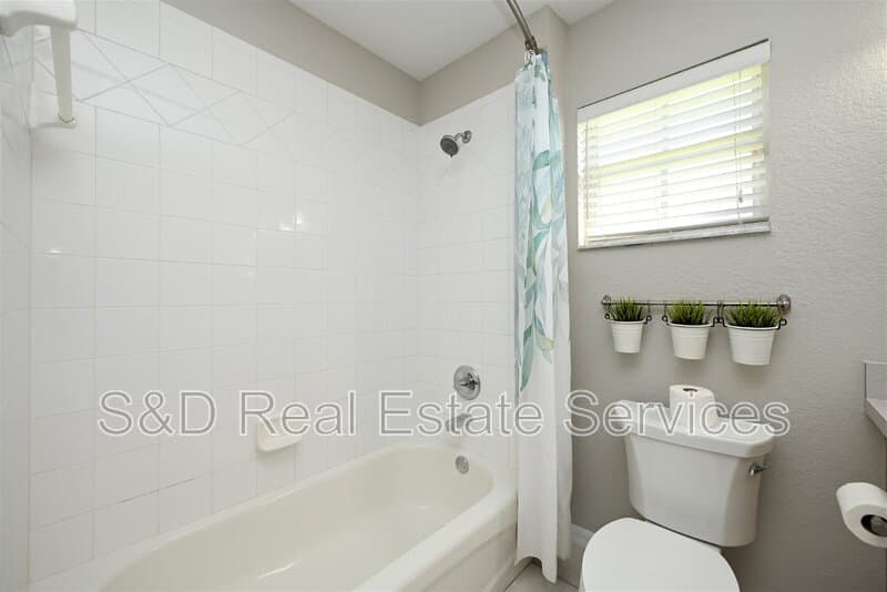Lakeland House: 3518 Remington Oaks Way