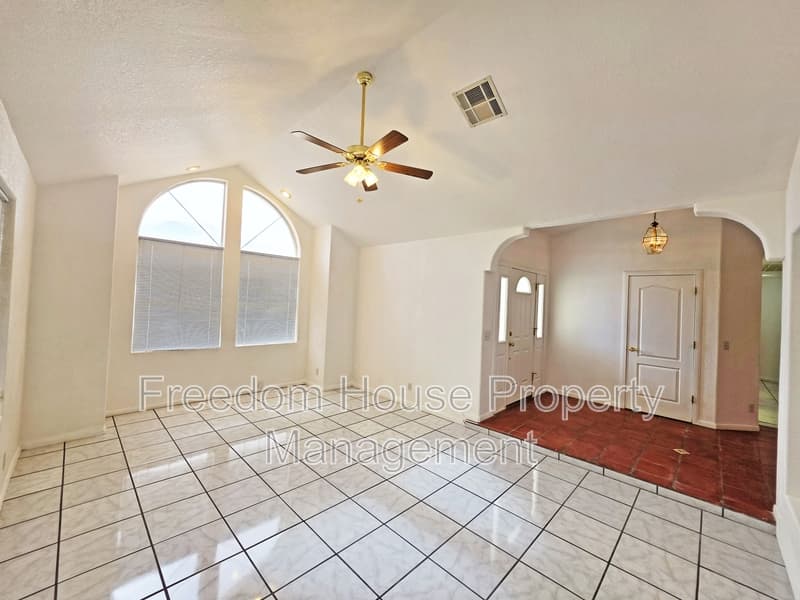 Pahrump House: 2060 River Plate Drive