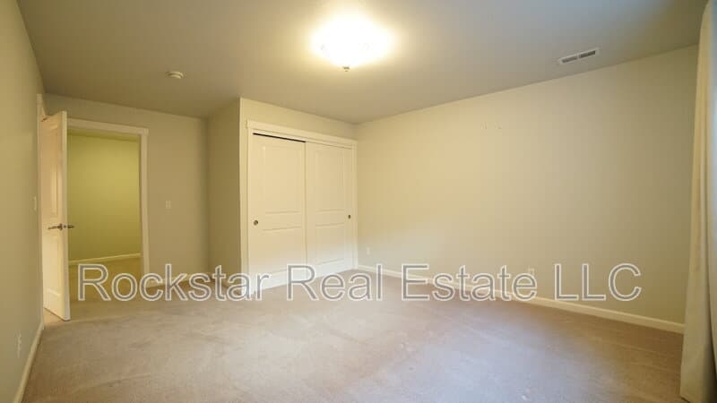 Liberty Lake House: 24999 E Ludlow Ave