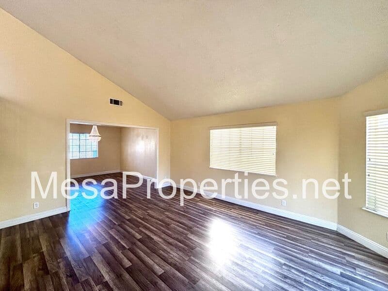 Victorville House: 12820 Santa Anita Trail