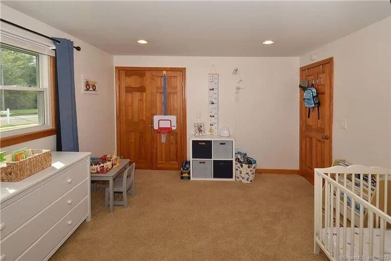 Enfield House: 281 Abbe Rd