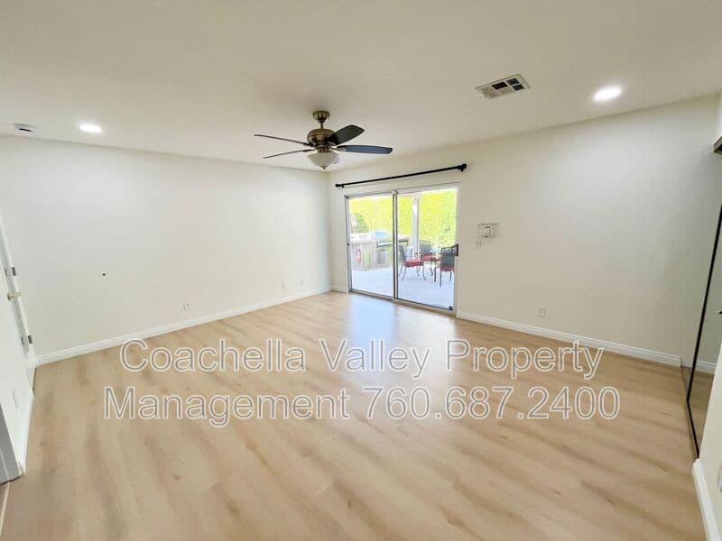 Palm Springs House: 372 W Dominguez Rd