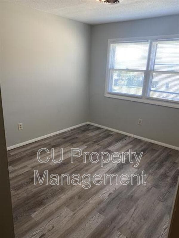 Champaign Condo: 705 Hollycrest Dr. - 1