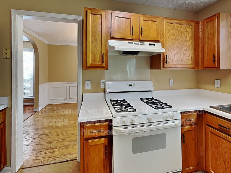 Alpharetta House: 1155 Winthrope Chase Dr