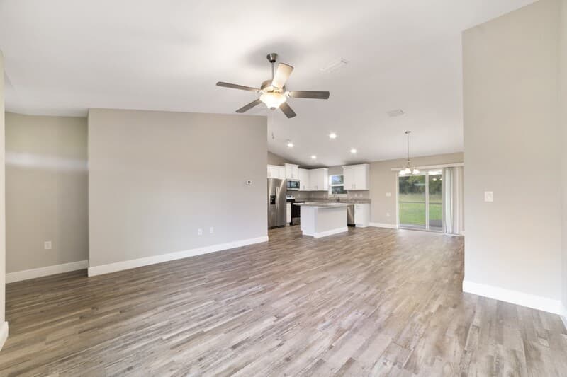 Ocala House: 312 Locust Pass