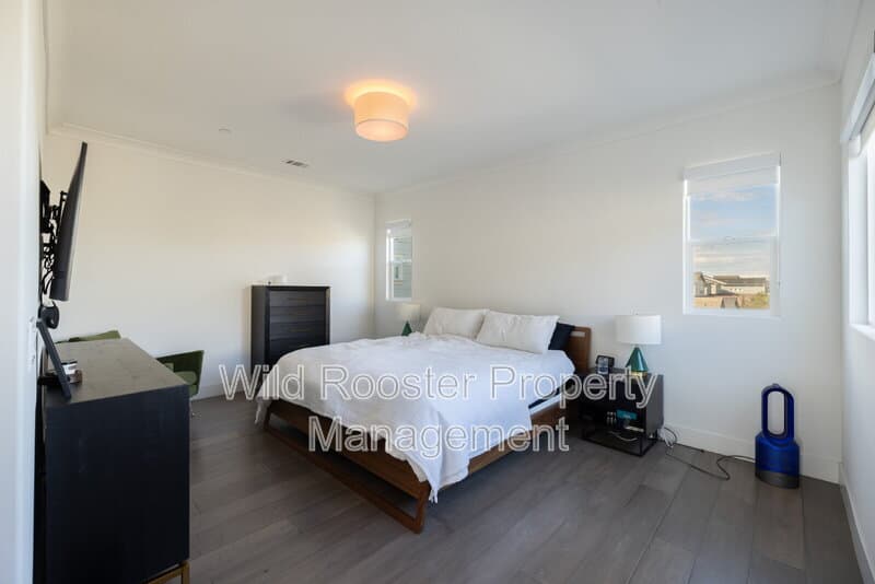 Sacramento House: 3500 Forney Way