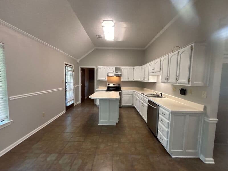 Bartlett House: 3029 Milkyway Dr