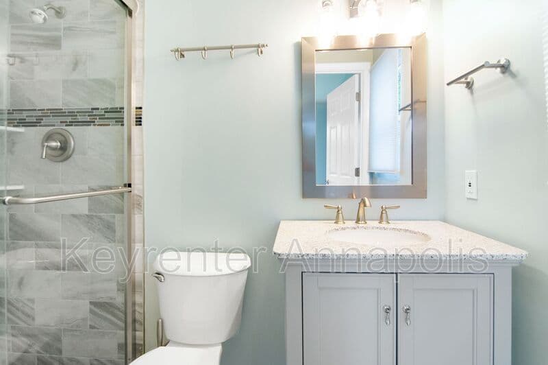 Crownsville House: 840 Valentine View