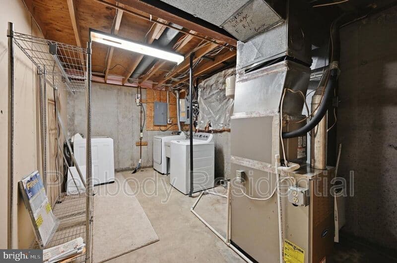 Reston House: 1649 Bennington Hollow Ln
