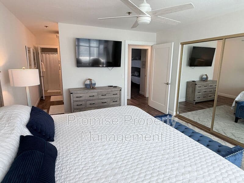 Oceanside Condo: 910 N Pacific Street