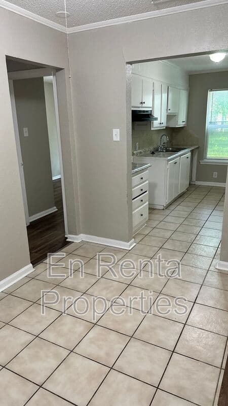 Arlington House: 1621 Connally Terrace
