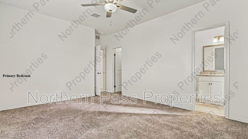 El Paso House: 15153 Composition