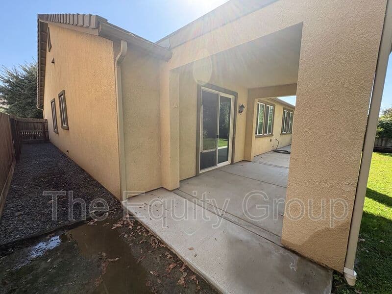 Visalia House: 4306 West Lark Ave