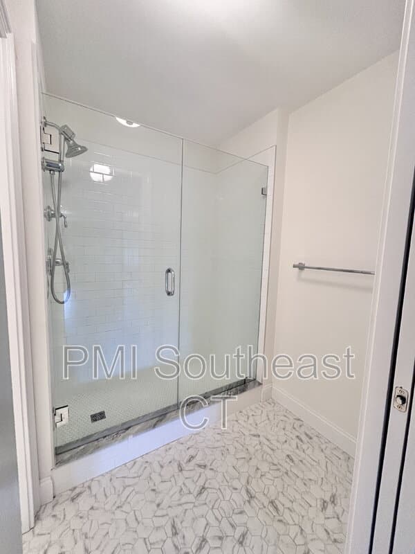 New London Condo: 461 Bank Street