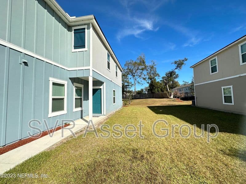 Jacksonville House: 257 ARALIA LN