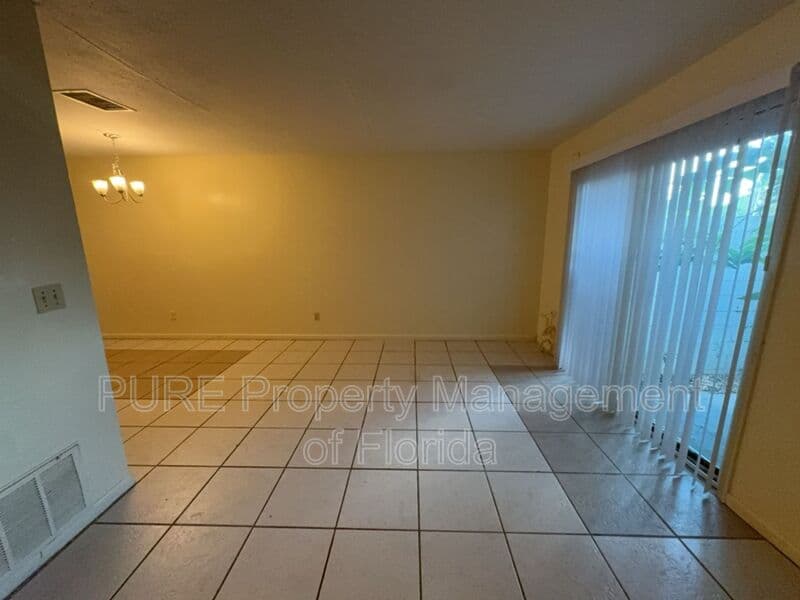 Ocala House: 1970 SE 40 Street Rd