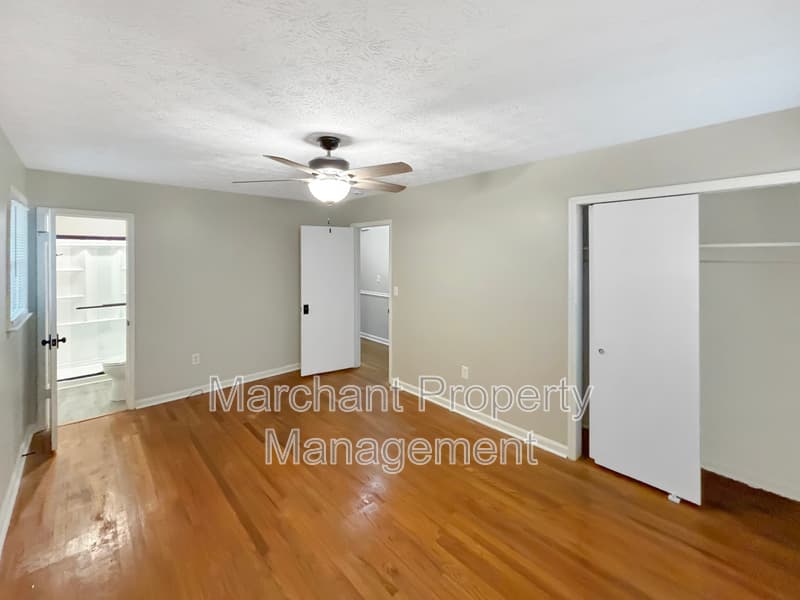 Taylors House: 15 Wood Circle