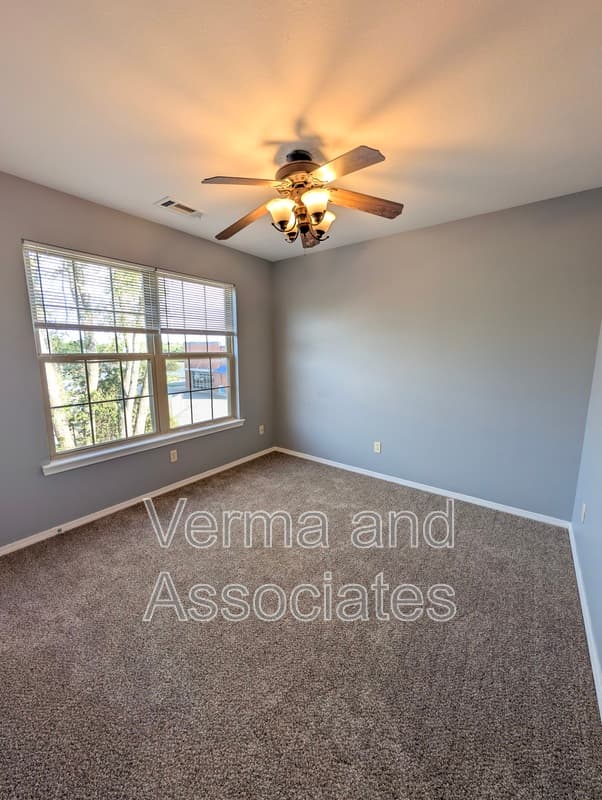 Centerton Townhome: 192 Fair St