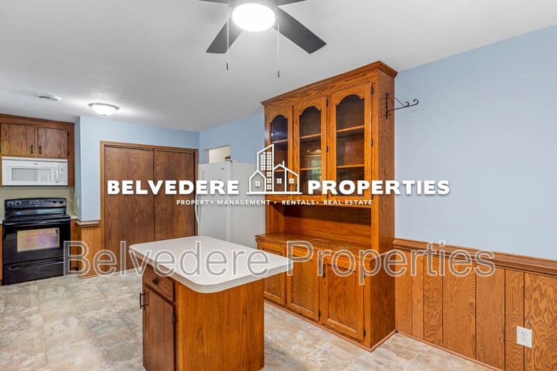 Greensboro House: 3931 Manila Road