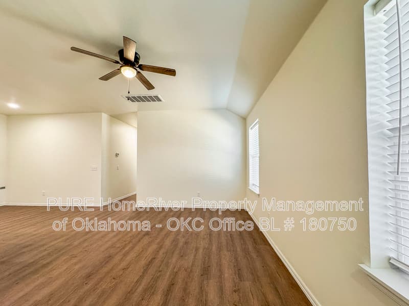 Oklahoma City Condo: 11423 University Dr