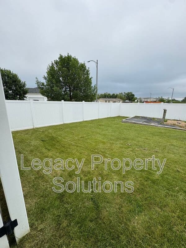 Mandan House: 3721 48th Street NW