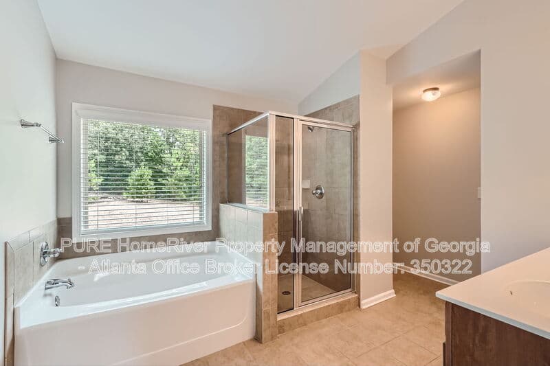 Suwanee House: 1610 Burgess Trl