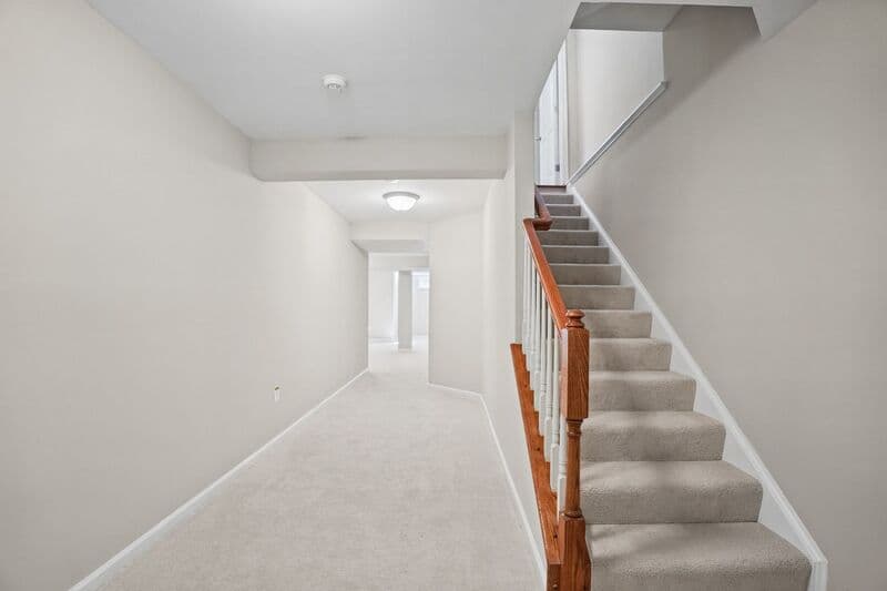 Fredericksburg House: 1100 Wright Court