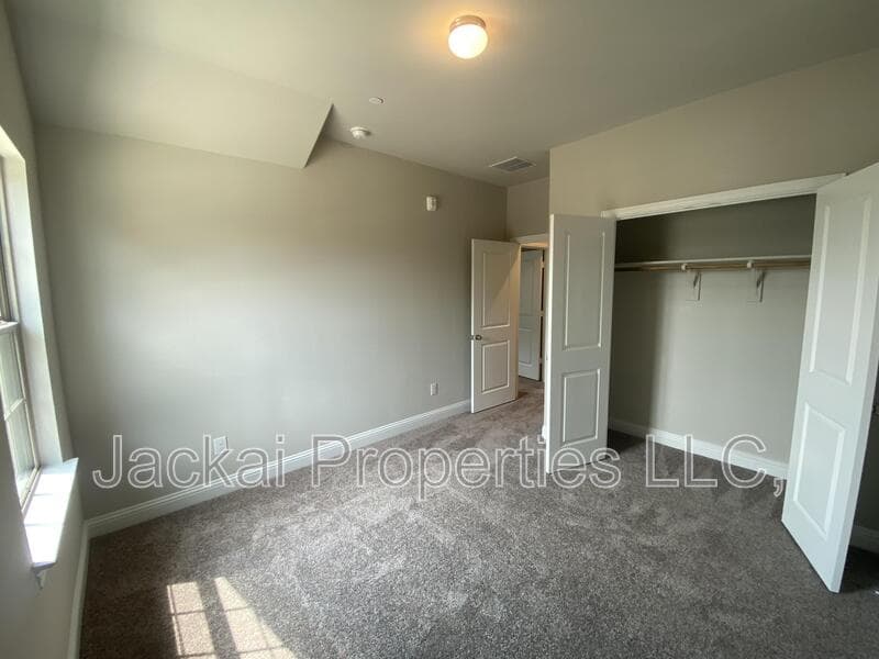 Euless Townhome: 801 Ponds Edge Lane