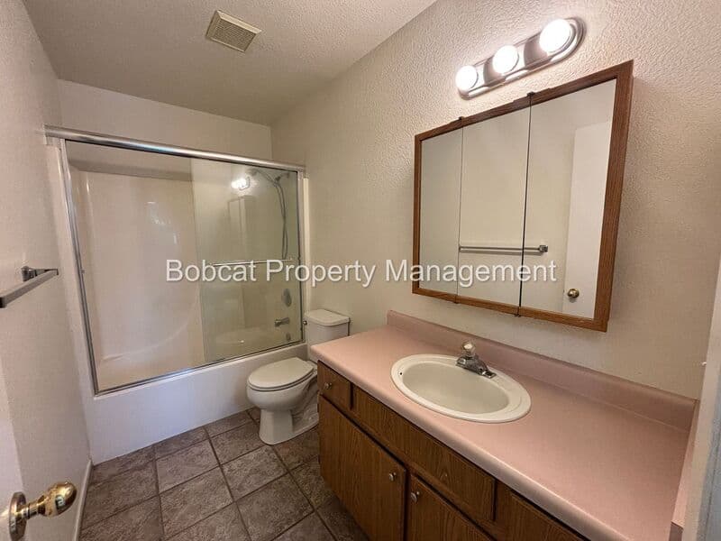 Dayton Condo: 136 Dayton Village Parkway