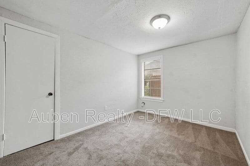 Denton Condo: 521 Ruth Street