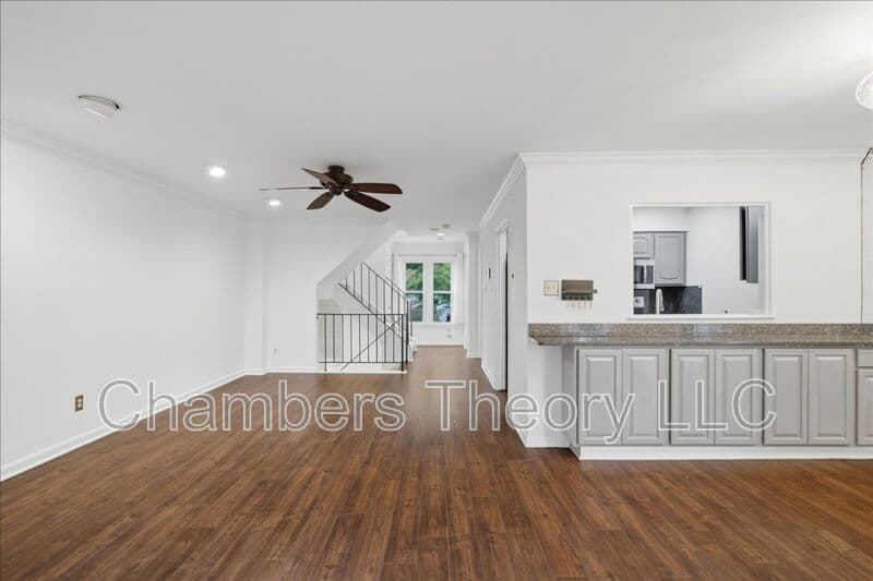 Arlington Condo: 2101 N Rolfe St