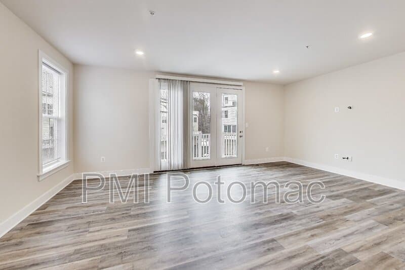 Silver Spring Townhome: 2547 Auden Drive