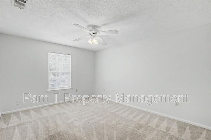 Savannah Townhome: 128 Fox Chase Road