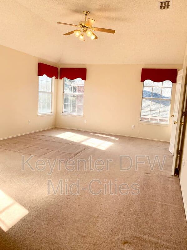 Plano House: 2320 Kittyhawk Drive