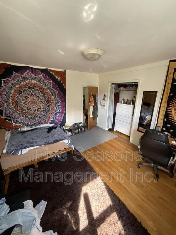 Burlington House: 406 North St - 406