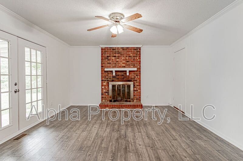 Greer House: 134 Saturn Lane