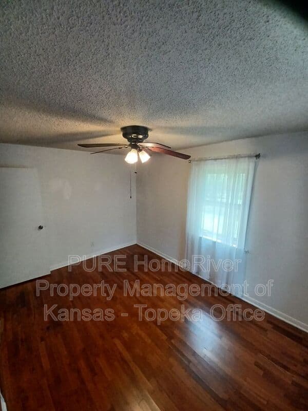 Topeka House: 4227 SW Drury Lane