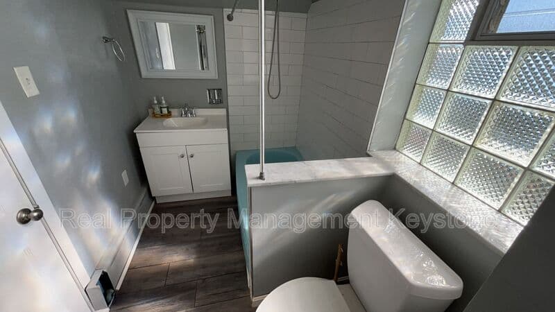 Pittsburgh House: 2329 Spokane Avenue