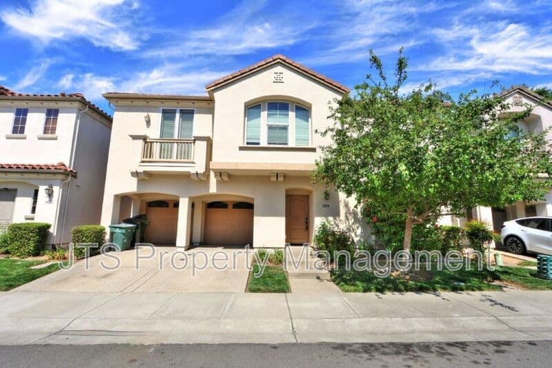 Sacramento House: 5424 Washoe Street