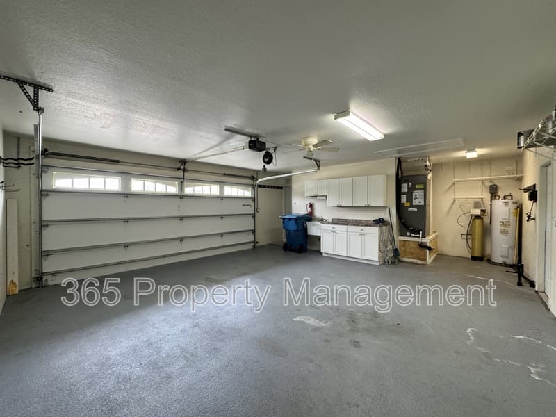 Spring Hill House: 6153 Mountain Way Avenue