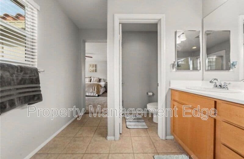 Lake Elsinore House: 33555 Cedar Creek Ln