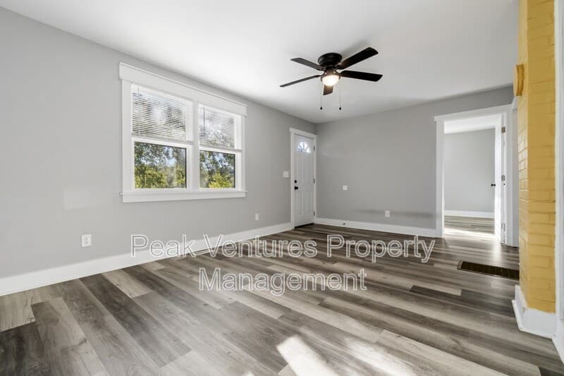 Spartanburg House: 840 S Liberty St