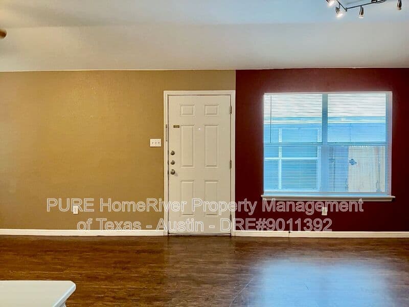 Austin Condo: 8605 Talyne Chaise Circle