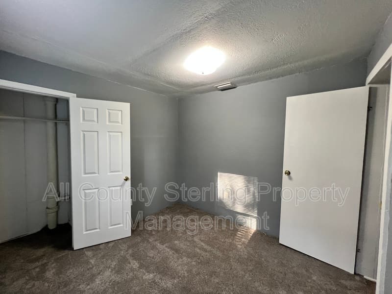 Lake City House: 727 SE Dade Street
